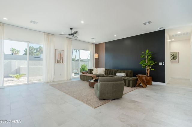5049 E SHAW BUTTE Drive, Scottsdale, AZ 85254