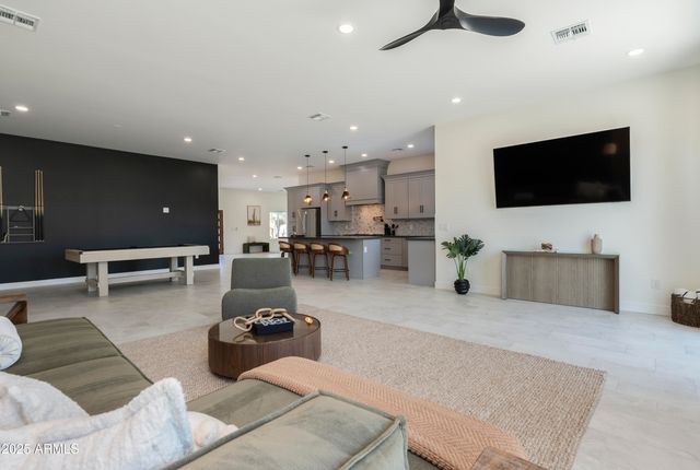 5049 E SHAW BUTTE Drive, Scottsdale, AZ 85254