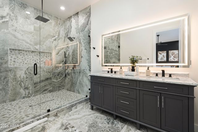 5049 E SHAW BUTTE Drive, Scottsdale, AZ 85254
