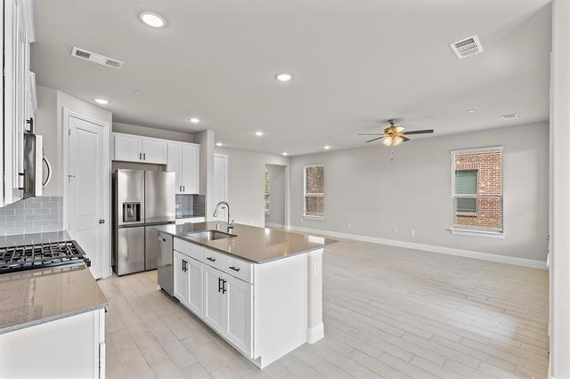 593 Hutchinson Lane, Lewisville, TX 75077