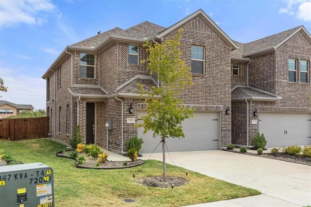 593 Hutchinson Lane, Lewisville, TX 75077