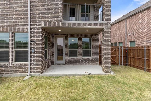 593 Hutchinson Lane, Lewisville, TX 75077