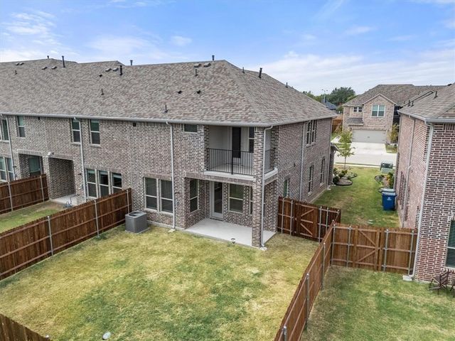 593 Hutchinson Lane, Lewisville, TX 75077