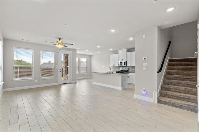 593 Hutchinson Lane, Lewisville, TX 75077