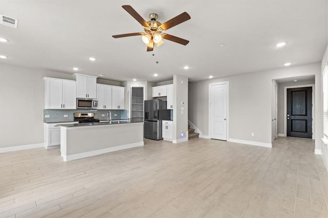 593 Hutchinson Lane, Lewisville, TX 75077