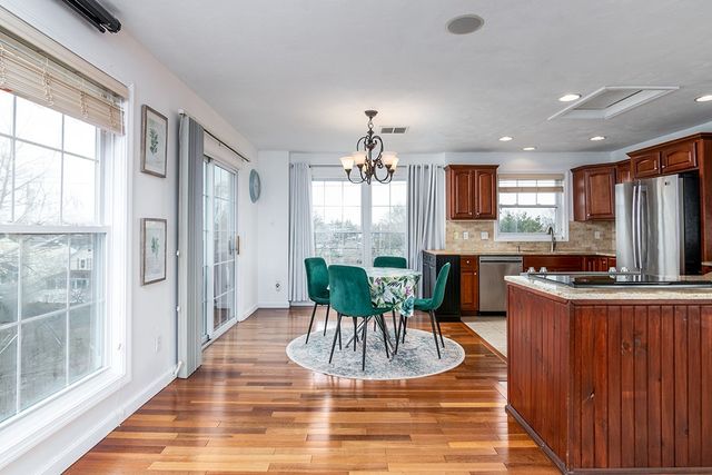 160 Suburban Parkway, Warwick, RI 02889