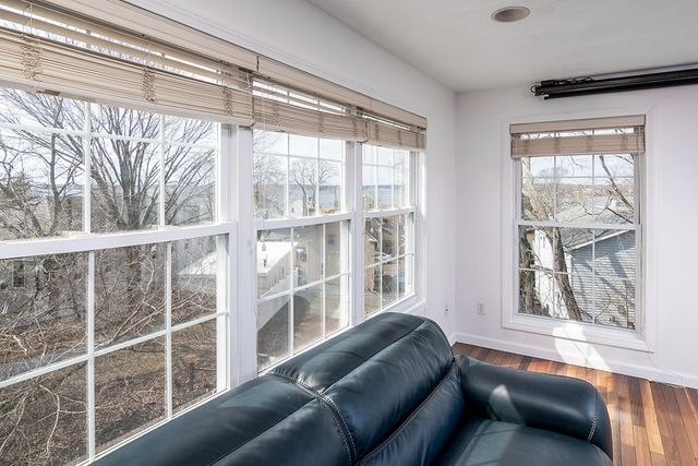 160 Suburban Parkway, Warwick, RI 02889