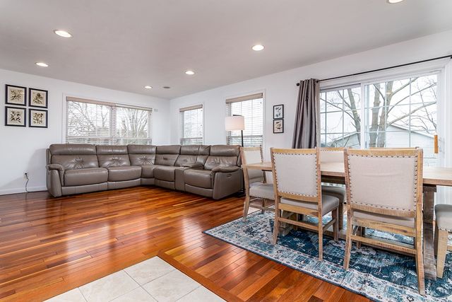 160 Suburban Parkway, Warwick, RI 02889