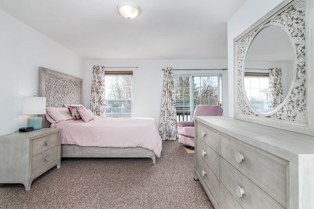 160 Suburban Parkway, Warwick, RI 02889