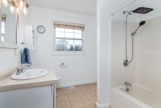 160 Suburban Parkway, Warwick, RI 02889