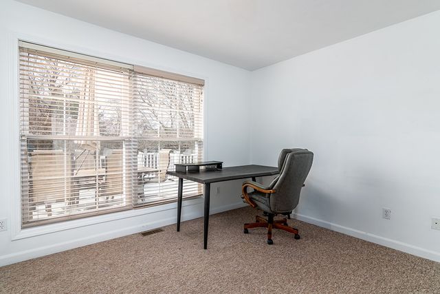 160 Suburban Parkway, Warwick, RI 02889