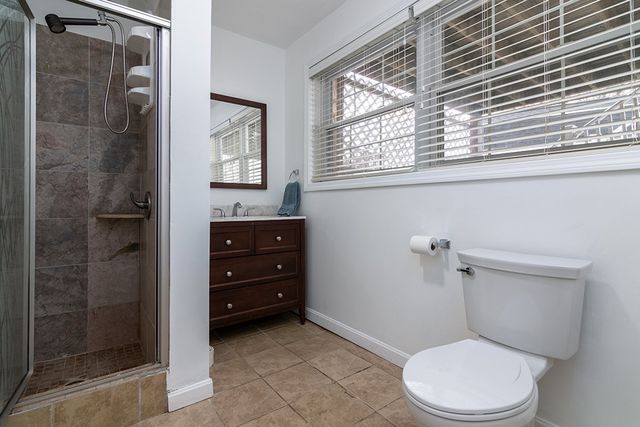 160 Suburban Parkway, Warwick, RI 02889