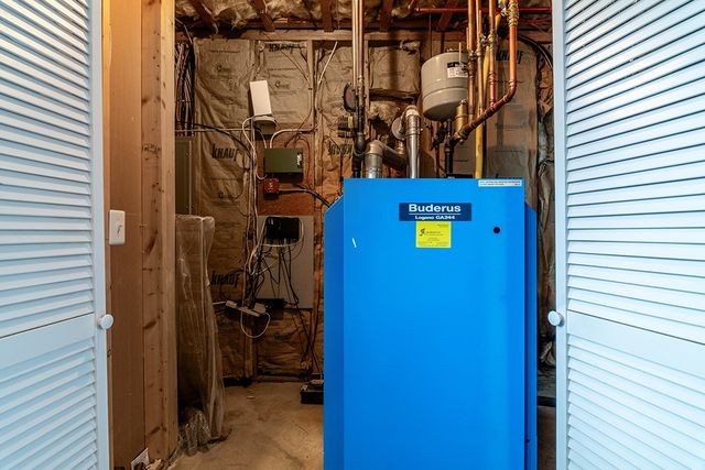 160 Suburban Parkway, Warwick, RI 02889