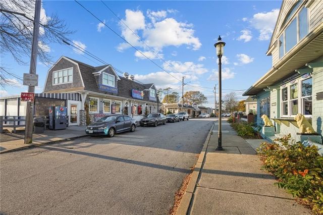 160 Suburban Parkway, Warwick, RI 02889