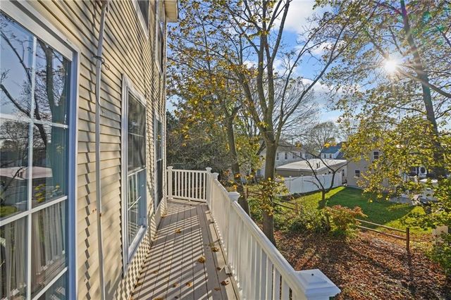 160 Suburban Parkway, Warwick, RI 02889