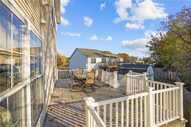 160 Suburban Parkway, Warwick, RI 02889