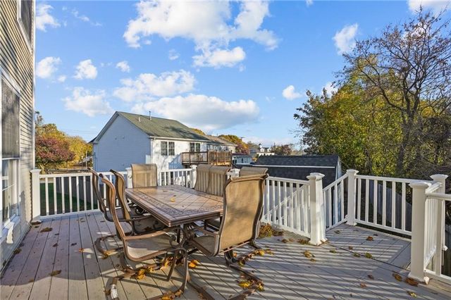 160 Suburban Parkway, Warwick, RI 02889