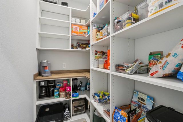 655 Ridge View Lane, Oregon, WI 53575