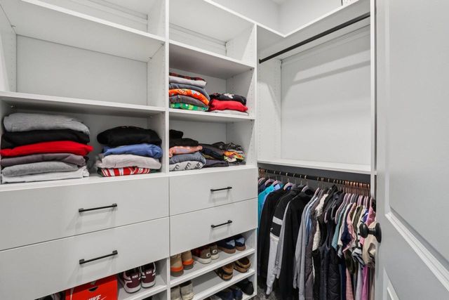 655 Ridge View Lane, Oregon, WI 53575