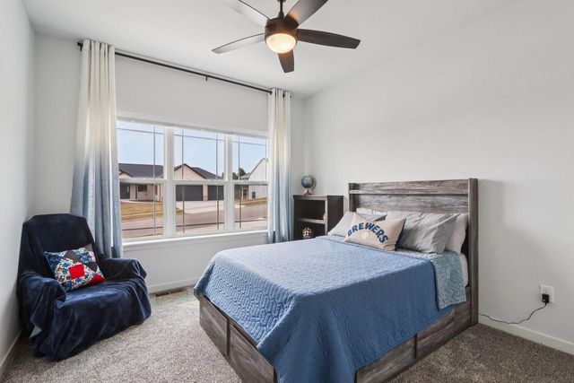 655 Ridge View Lane, Oregon, WI 53575