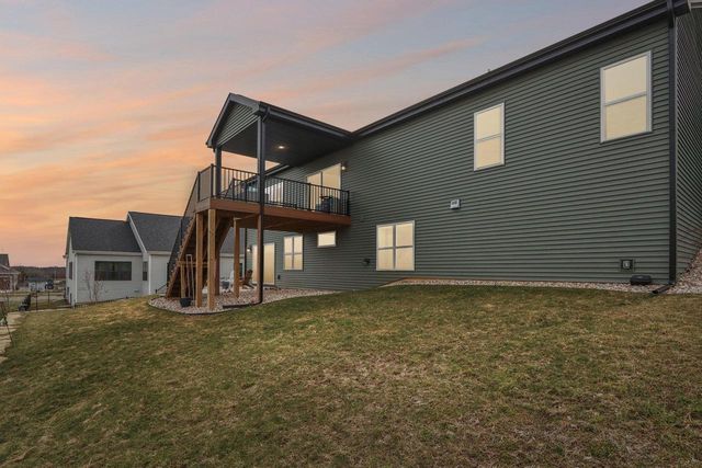 655 Ridge View Lane, Oregon, WI 53575