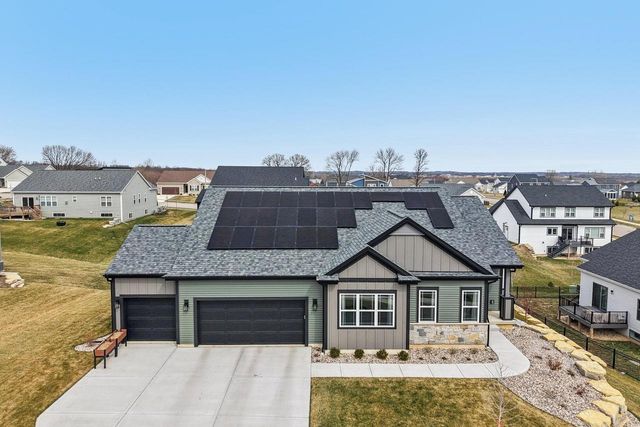 655 Ridge View Lane, Oregon, WI 53575
