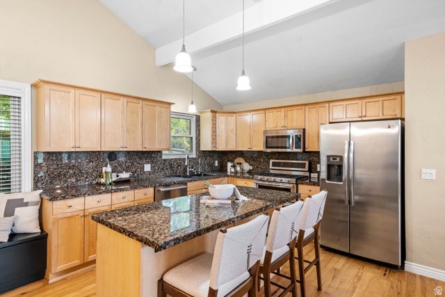 9722 S BUTTONWOOD CIR, Sandy, UT 84092