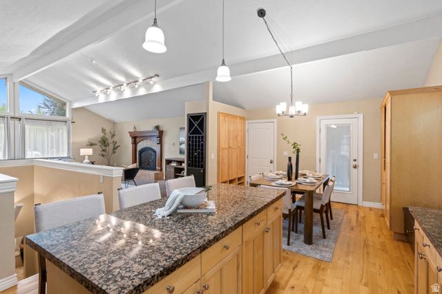 9722 S BUTTONWOOD CIR, Sandy, UT 84092