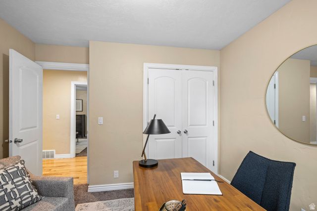 9722 S BUTTONWOOD CIR, Sandy, UT 84092