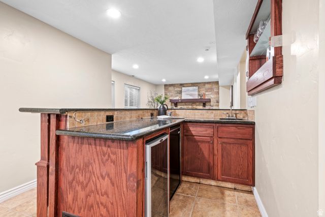 9722 S BUTTONWOOD CIR, Sandy, UT 84092