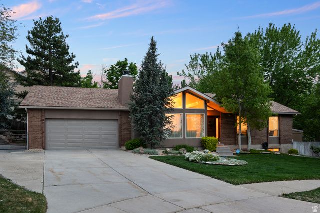 9722 S BUTTONWOOD CIR, Sandy, UT 84092