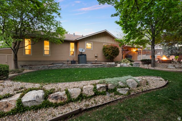 9722 S BUTTONWOOD CIR, Sandy, UT 84092