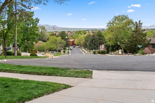 9722 S BUTTONWOOD CIR, Sandy, UT 84092