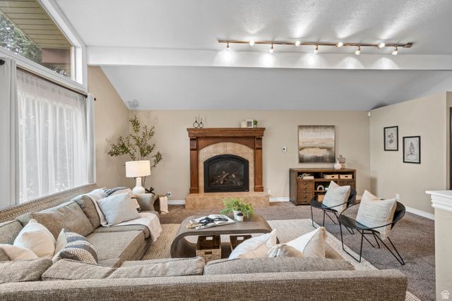 9722 S BUTTONWOOD CIR, Sandy, UT 84092