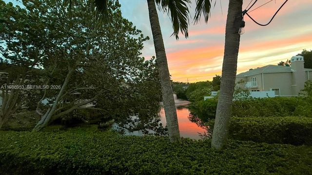 5570 SW 70th Pl S 5570, Miami, FL 33155