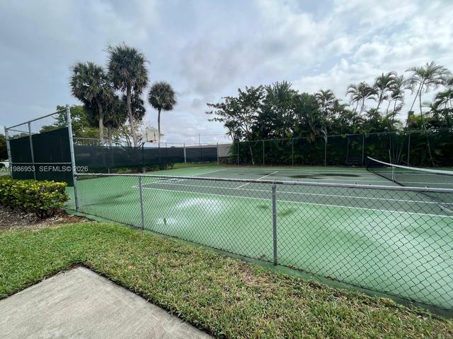 5570 SW 70th Pl S 5570, Miami, FL 33155