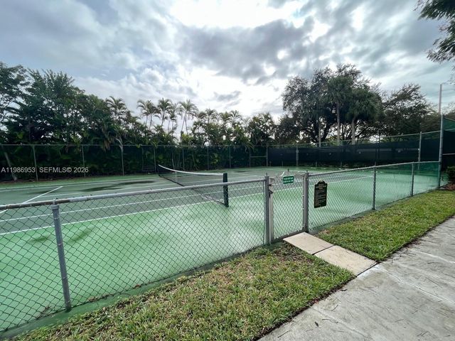 5570 SW 70th Pl S 5570, Miami, FL 33155