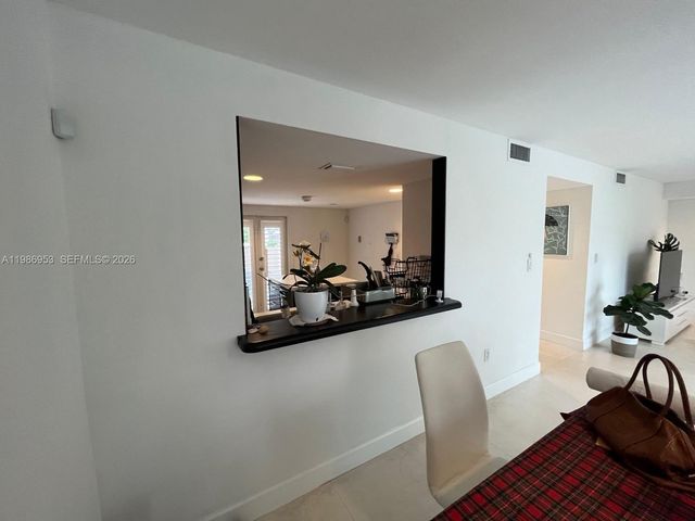 5570 SW 70th Pl S 5570, Miami, FL 33155