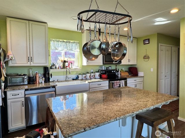 886 North West Beach Road, Coupeville, WA 98239
