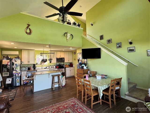 886 North West Beach Road, Coupeville, WA 98239