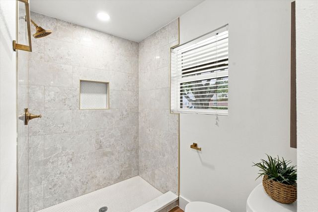 5826 Enchanted Lane, Dallas, TX 75227