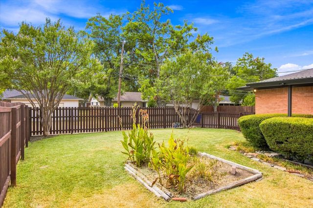 5826 Enchanted Lane, Dallas, TX 75227
