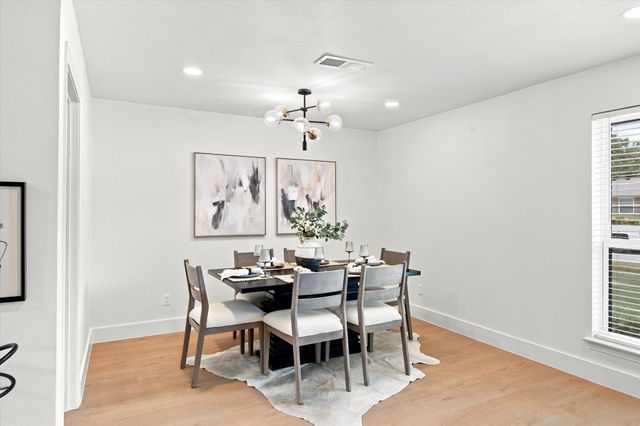 5826 Enchanted Lane, Dallas, TX 75227