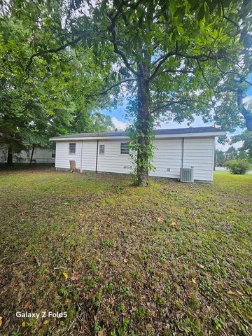 735 W Fort Place Street, Chatsworth, GA 30705