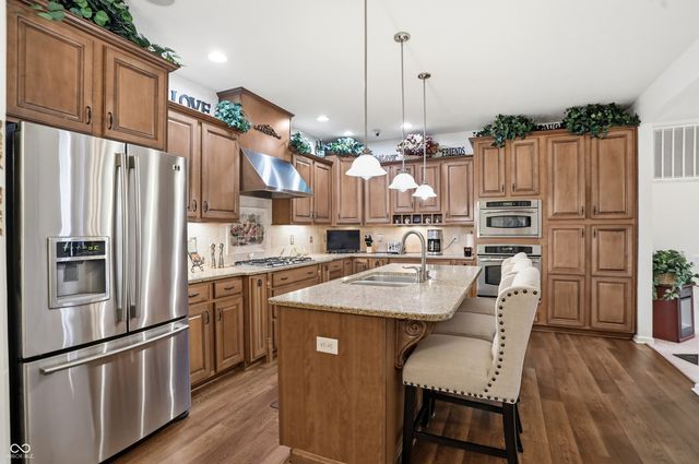 6680 Easy Street, Fishers, IN 46038