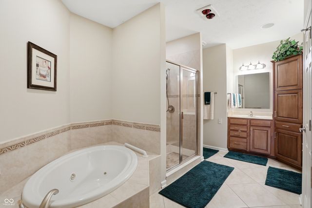 6680 Easy Street, Fishers, IN 46038