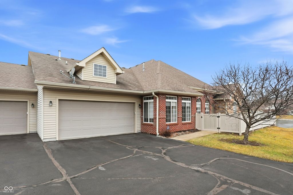 6680 Easy Street, Fishers, IN 46038