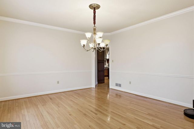 4 SUNRISE DR, Doylestown, PA 18901