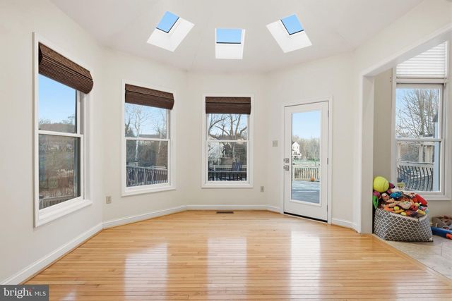 4 SUNRISE DR, Doylestown, PA 18901