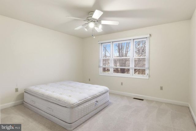 4 SUNRISE DR, Doylestown, PA 18901